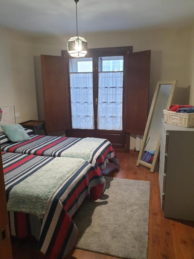 Apartamento Cine Colon Рибадео Екстериор снимка