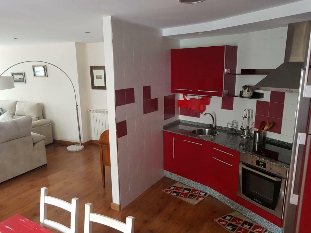 Apartamento Cine Colon Рибадео Екстериор снимка
