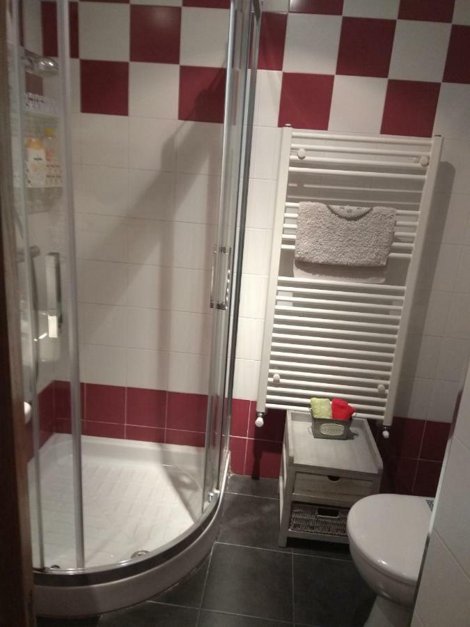 Apartamento Cine Colon Рибадео Екстериор снимка