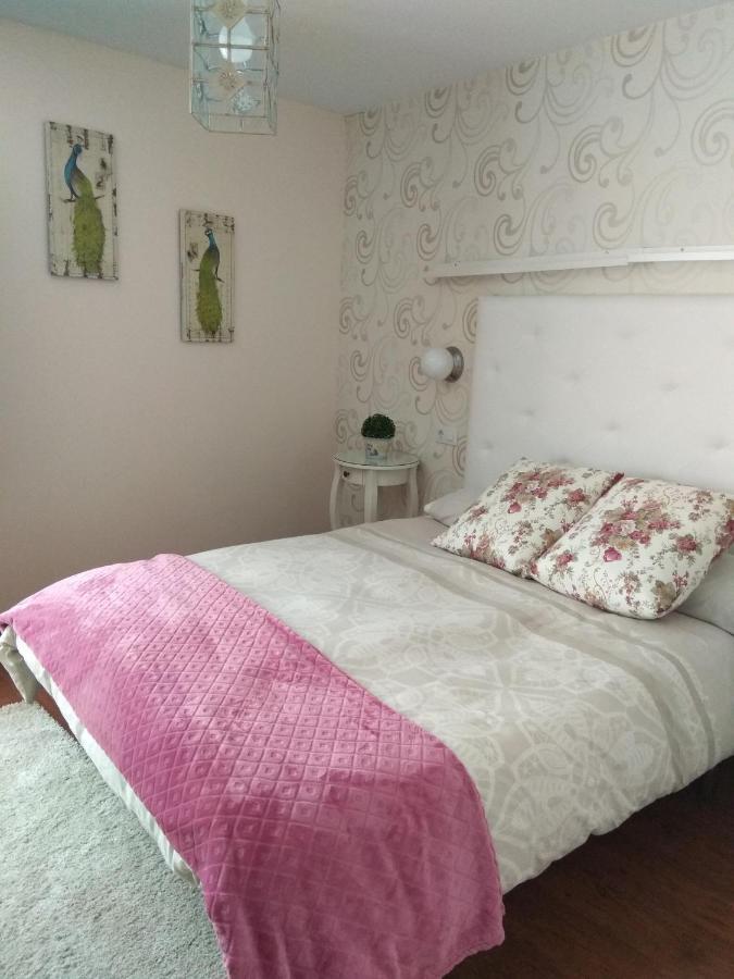 Apartamento Cine Colon Рибадео Екстериор снимка