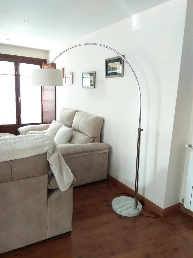 Apartamento Cine Colon Рибадео Екстериор снимка