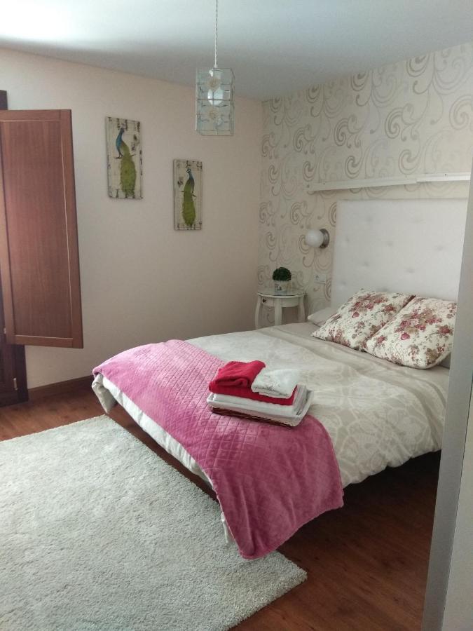 Apartamento Cine Colon Рибадео Екстериор снимка