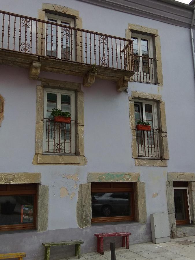 Apartamento Cine Colon Рибадео Екстериор снимка