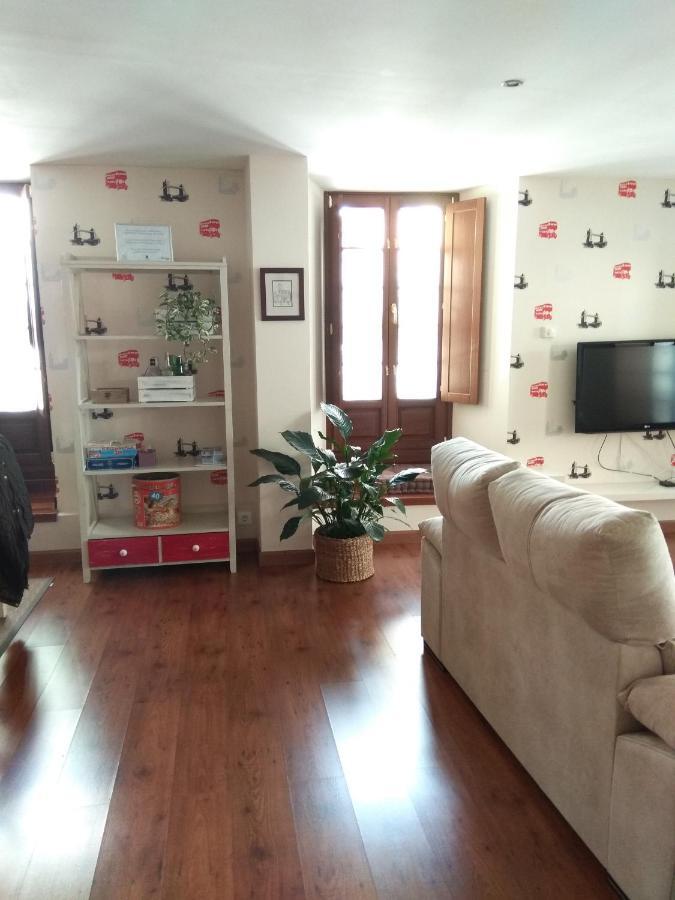 Apartamento Cine Colon Рибадео Екстериор снимка