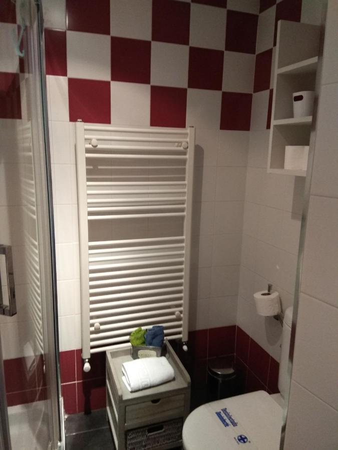 Apartamento Cine Colon Рибадео Екстериор снимка